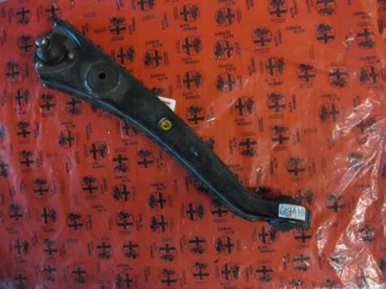 60747176 Draagarm linksvoor