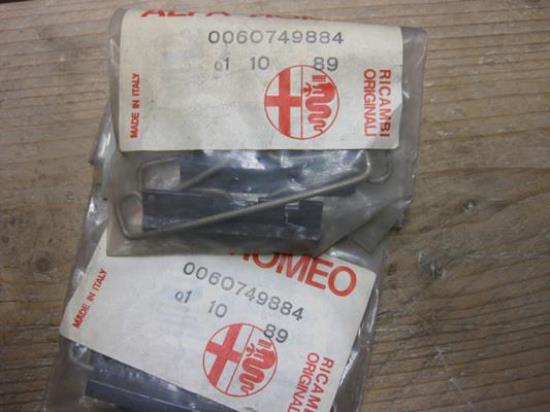 60749884 Remmenkit remklauw voorzijde