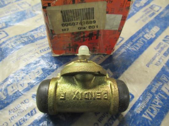 60749889 Wielremcilinder achterzijde