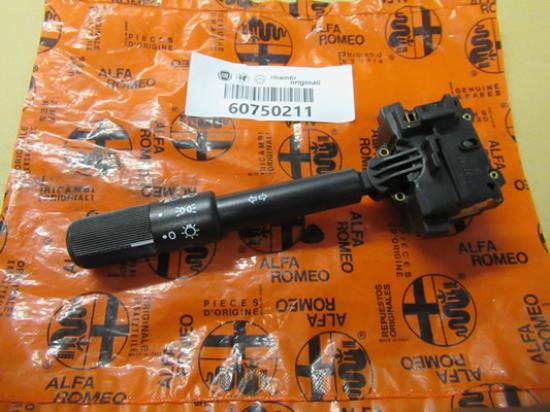 60750211 Stuurschakelaar links Alfa Romeo 33 905 verlichting