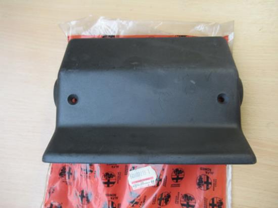60807215 Sierstuk skibox armsteun midden Alfa Romeo 155 Lancia Dedra