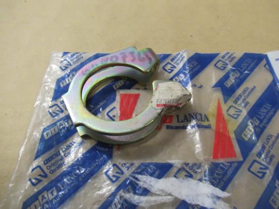 60807364 Uitlaat klem