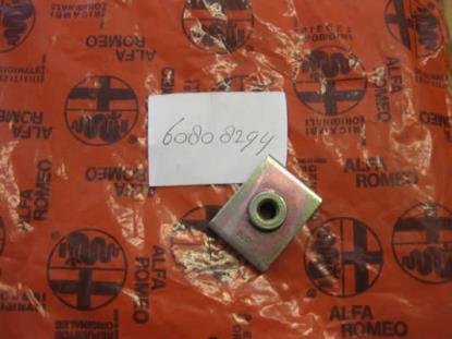 60808294 Montage anker voor en achterbumper