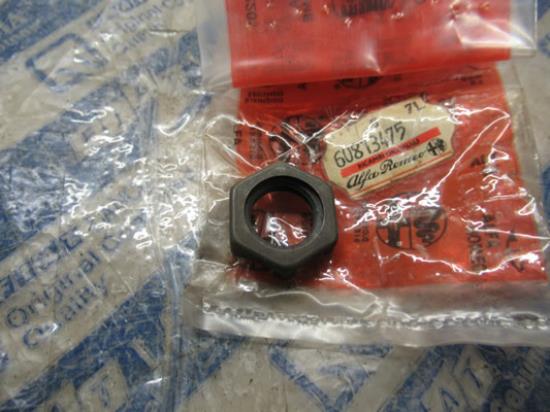 60813475 Moer stuurwiel bevestiging