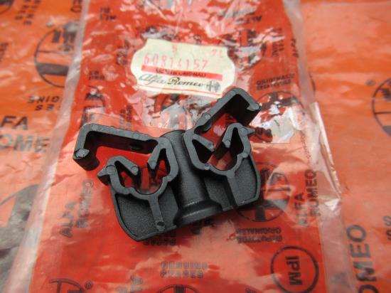 60814157 Montage clip remleiding