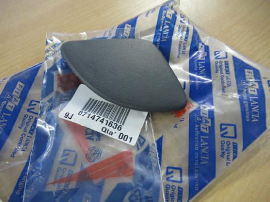 714741636 Plug rechterzijde