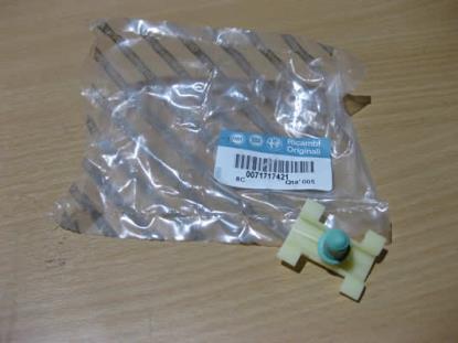 71717421 Montage clip stootstrip