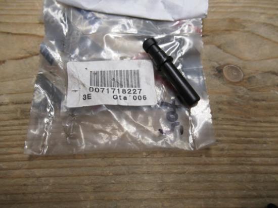 71718227 Pen kofferbak zongordijn