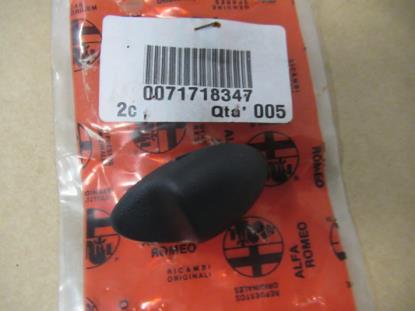 71718347 Drukknop hoedenplank