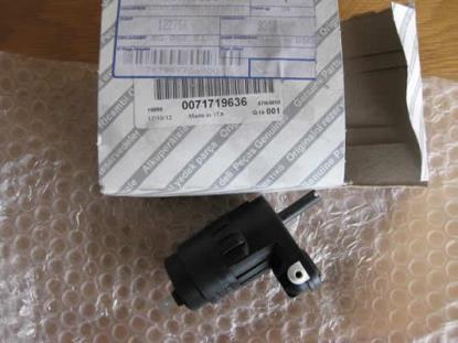 71719636 Ruitensproeiervloeistof pomp