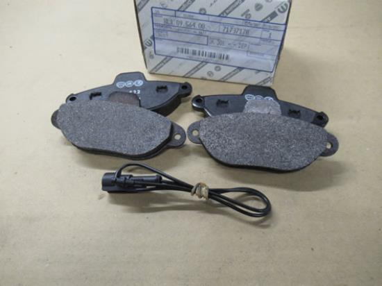 71737178 Remblokset voorzijde