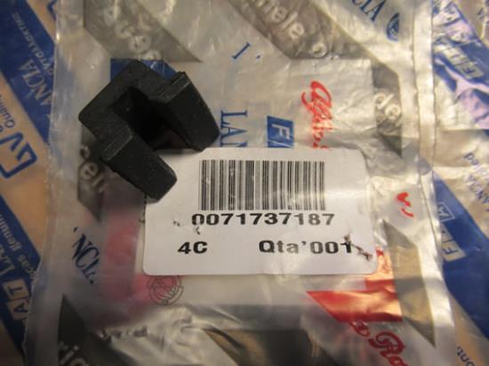 71737187 Radiateur klemrubber Fiat Panda