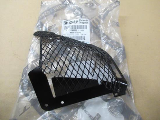 71747789 Voorbumper mistlamp grille rechterzijde