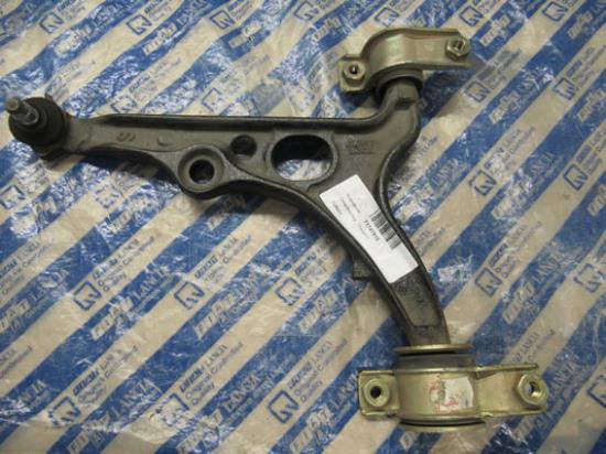 71747915 Draagarm linksvoor