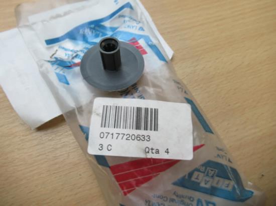 717720633 Plug