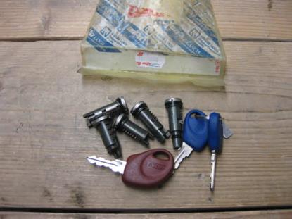 718208000 Slotenset compleet