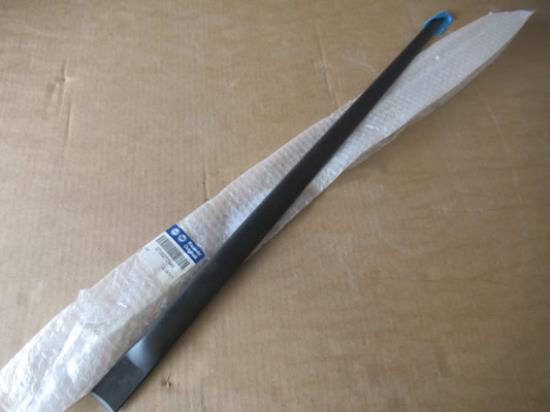 735272946 Stootstrip rechtsachter