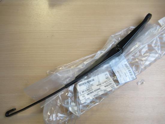 735278596 Ruitenwisserarm linkerzijde