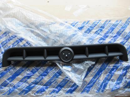 735295838 Grille voorbumper