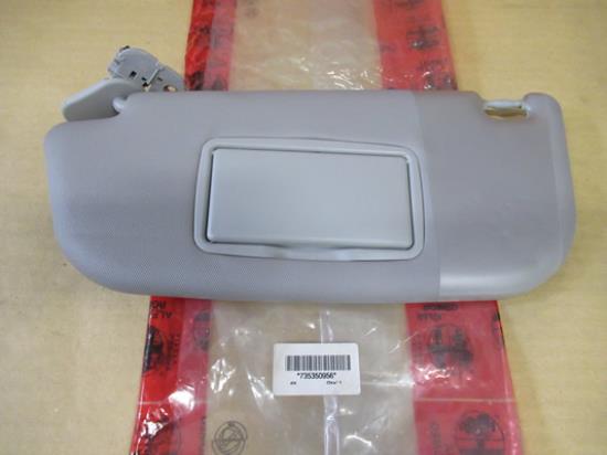 735350956 Zonneklep linkerzijde