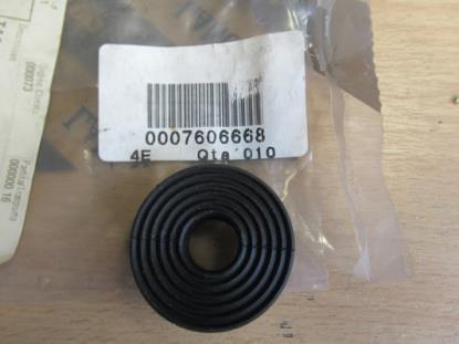7606668 Rubber radiateur bevestiging