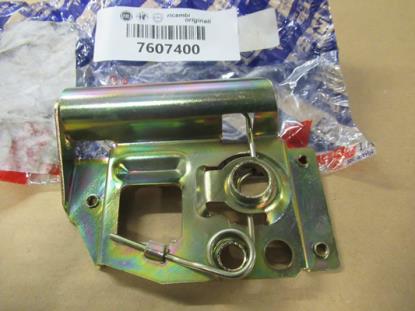 7607400 Motorkap slot