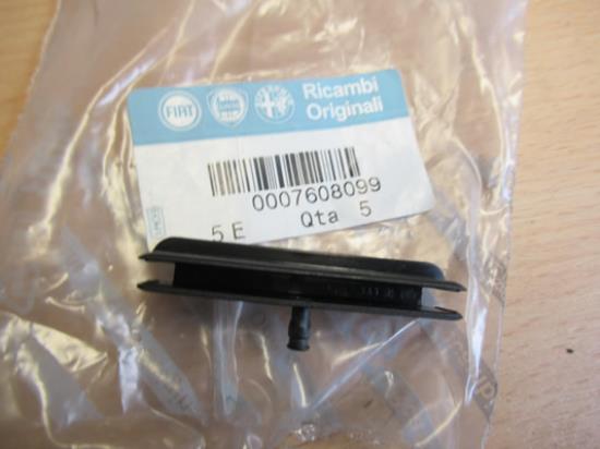 7608099 Glijstift portieren