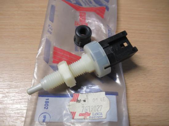 7619027 Remlichtschakelaar