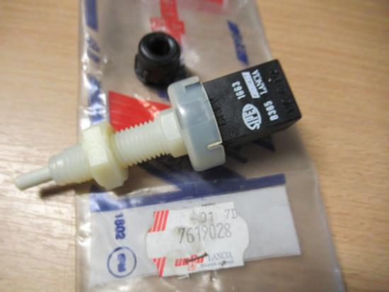 7619028 Remlichtschakelaar