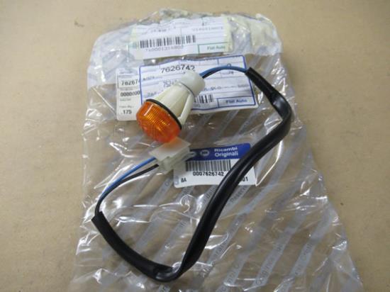 7626742 Knipperlicht zijkant