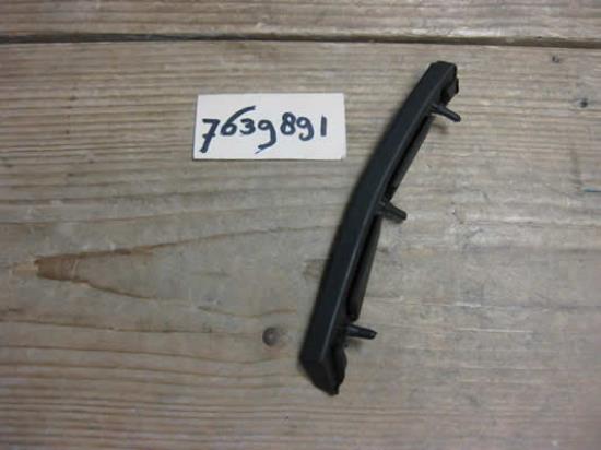 7639891 Pakking grille rechtsvoor