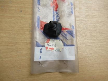 7641846 Sproeier voorruit