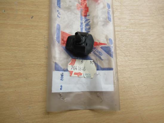 7641846 Sproeier voorruit