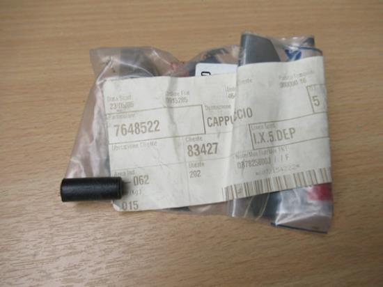 7648522 Bus voor hoedenplank