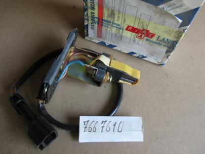 7667610 Borstelhouder versnellingsbak