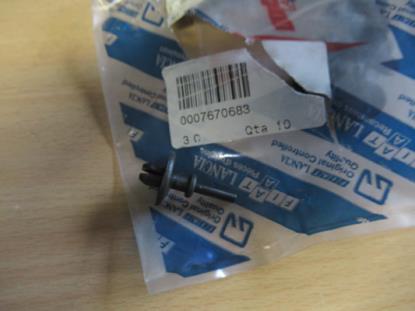 7670683 Pen hoedenplank