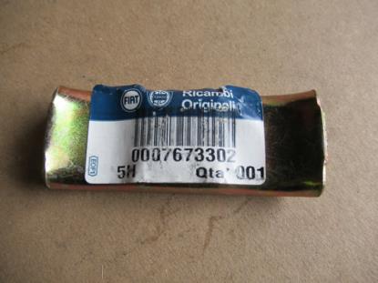 7673302 Montagebeugel uitlaat