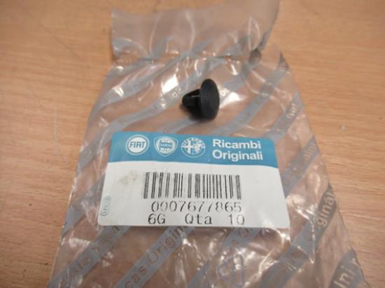 7677865 Plug deur voorzijde