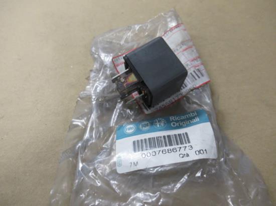 7686773 Relais 12V 30A