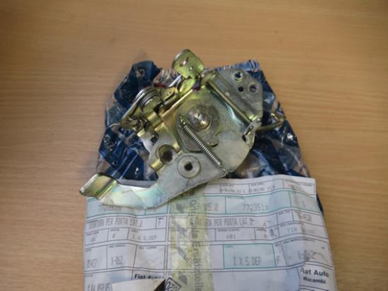 7723516 Slot rechterzijde