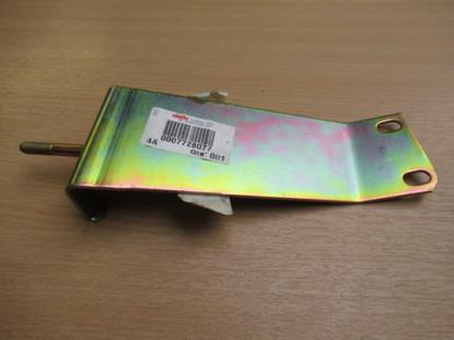 7728077 Uitlaat beugel