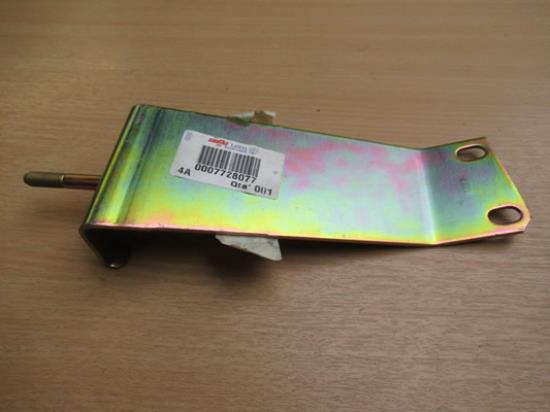 7728077 Uitlaat beugel