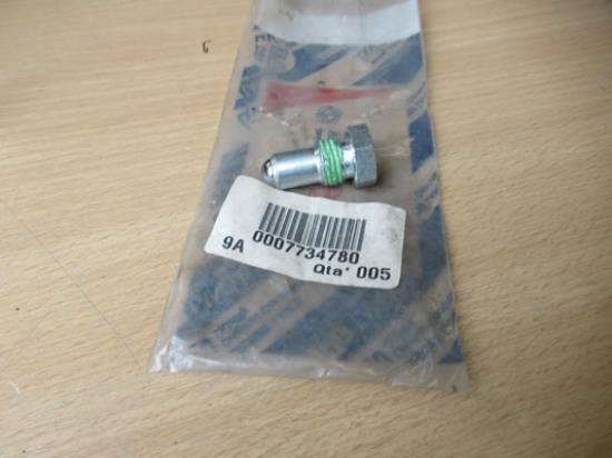 7734780 Plug transmissie