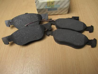 77362186 Remblokset voorzijde