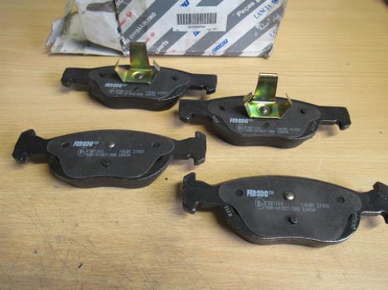 77362190 Remblokset voorzijde