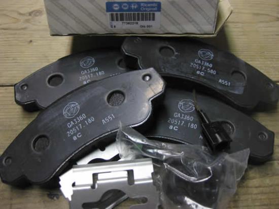 77362216 Remblokset voorzijde