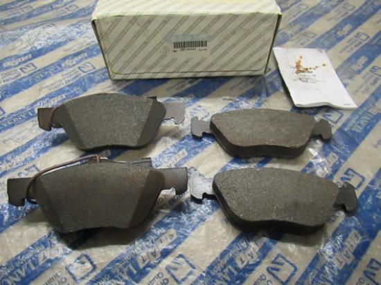 77362222 Remblokset voorzijde