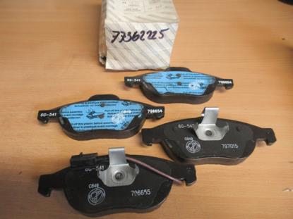 77362225 Remblokset voorzijde