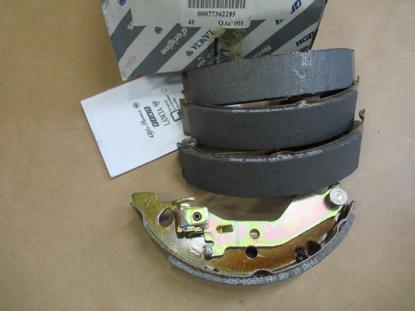 77362295 Remschoenset remmen achter