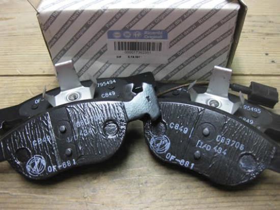 77362351 Remblok voorzijde